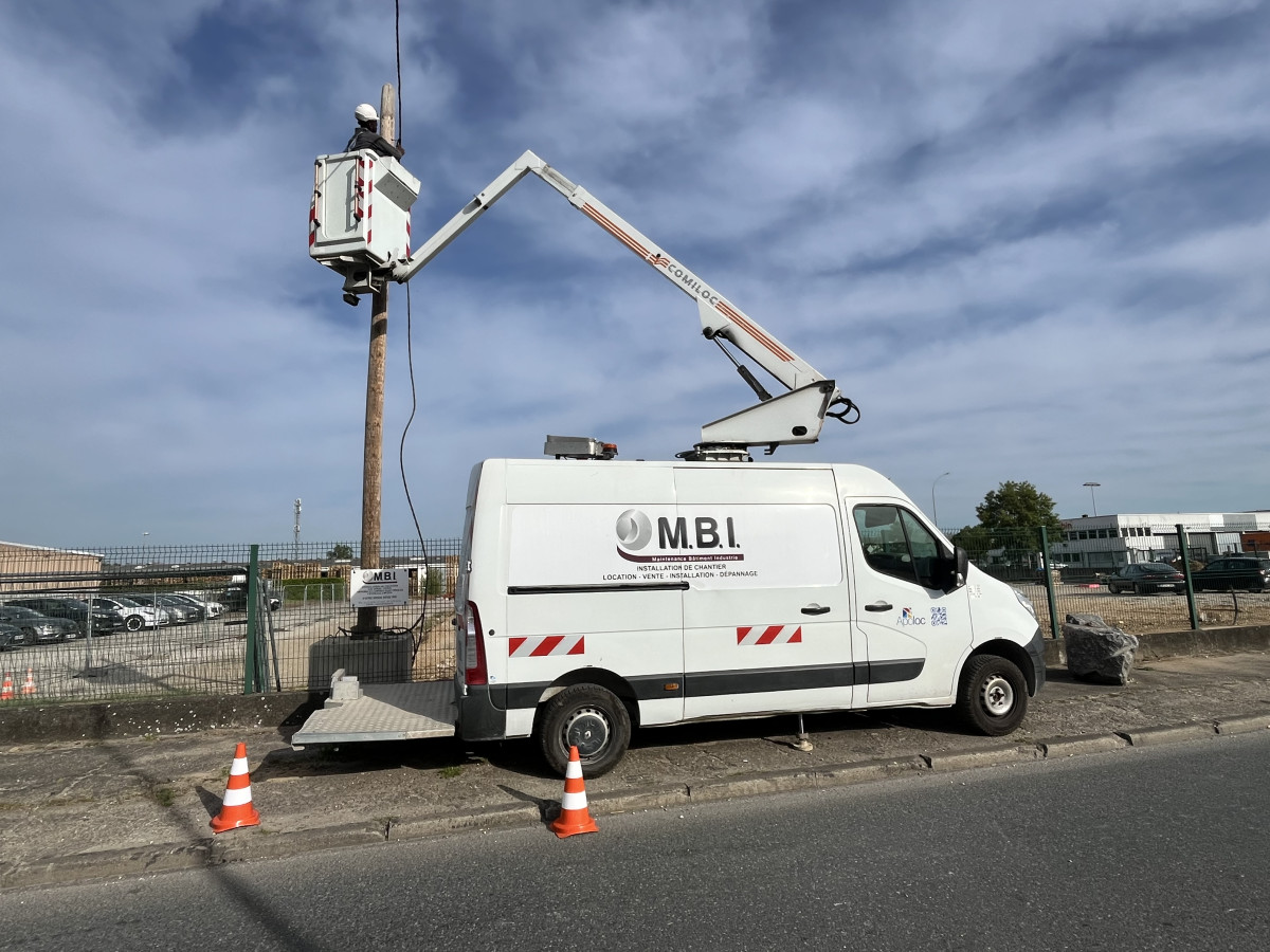 Véhicule nacelle BTP 